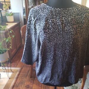Join XS leopard print (black) white to‎ gray background